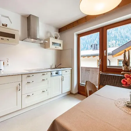 Cozy Family In The Heart Of The Tztal With A Balcony Apartment