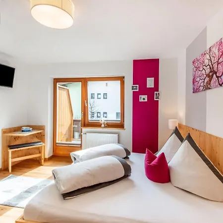 Apartment Cozy Family In The Heart Of The Tztal With A Balcony
