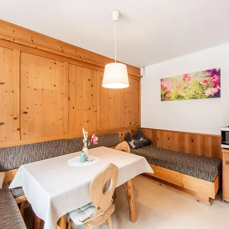 Cozy Family In The Heart Of The Tztal With A Balcony Umhausen