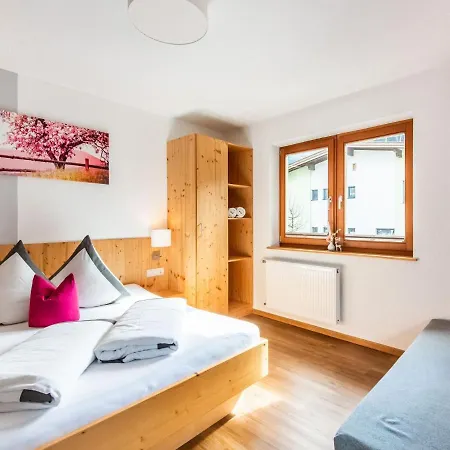 Cozy Family In The Heart Of The Tztal With A Balcony Umhausen